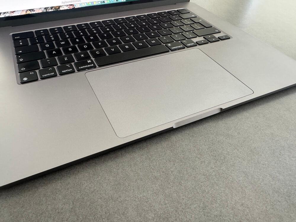 Macbook Air 15 Trackpad